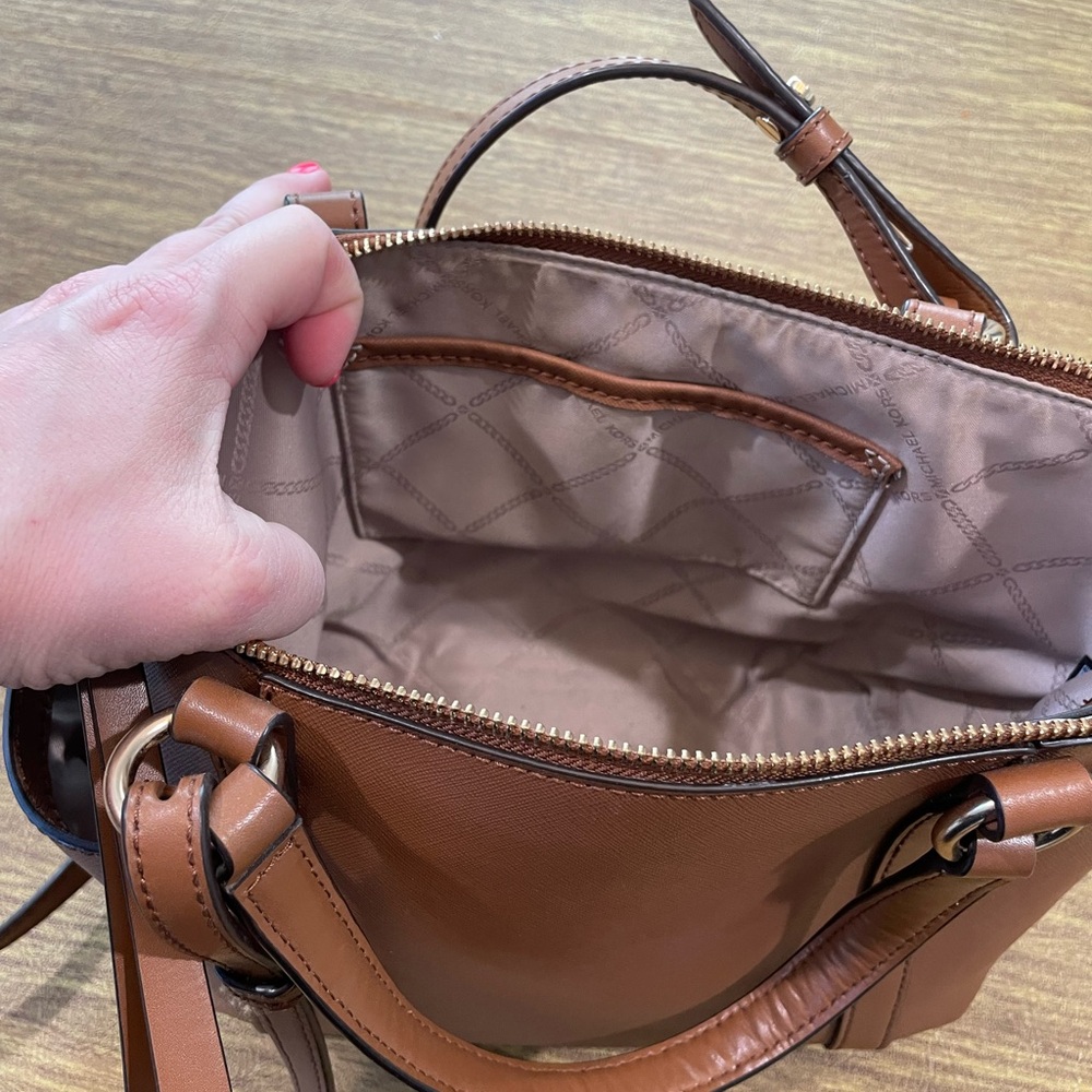 Michael Kors tote - Picture 5 of 6